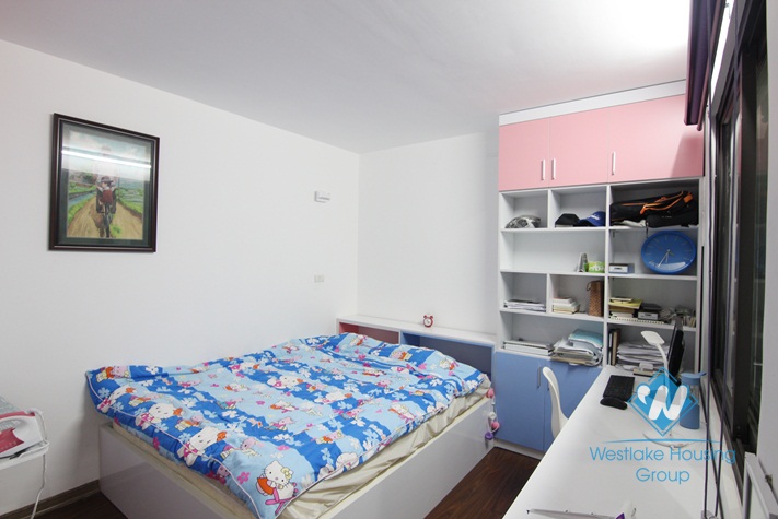 Modern apartment for rent in Tay Ho with view of Nhat Tan bridge