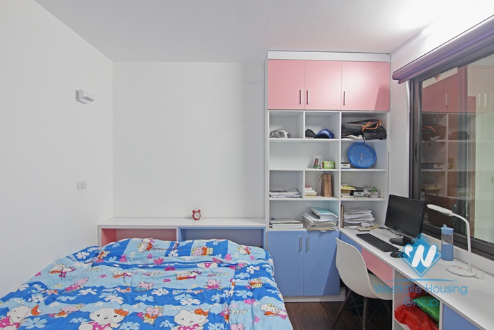 Modern apartment for rent in Tay Ho with view of Nhat Tan bridge