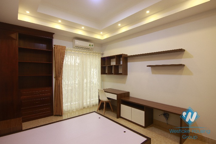 An apartment with 02 bedrooms for rent in Hoan Kiem district 