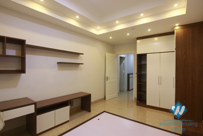 An apartment with 02 bedrooms for rent in Hoan Kiem district 