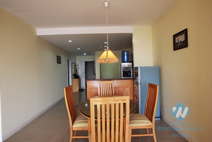 Luxury services apartment with lake view for rent in Kim Ma, Ba Dinh, Hanoi