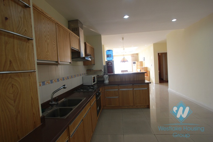 Luxury services apartment with lake view for rent in Kim Ma, Ba Dinh, Hanoi