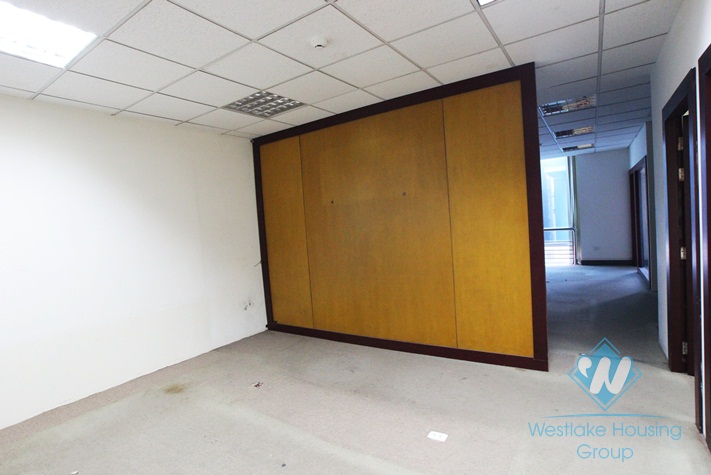 Nice office for rent in Kim Ma Street, Hanoi