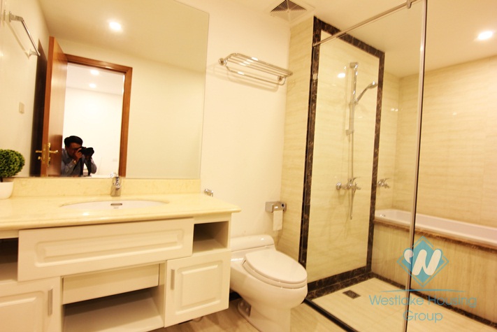 Lake view 1 Bedroom for rent near Kim Ma street