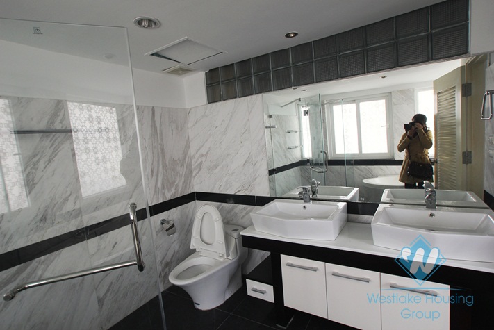 Office for lease in Ba Dinh District, Hanoi