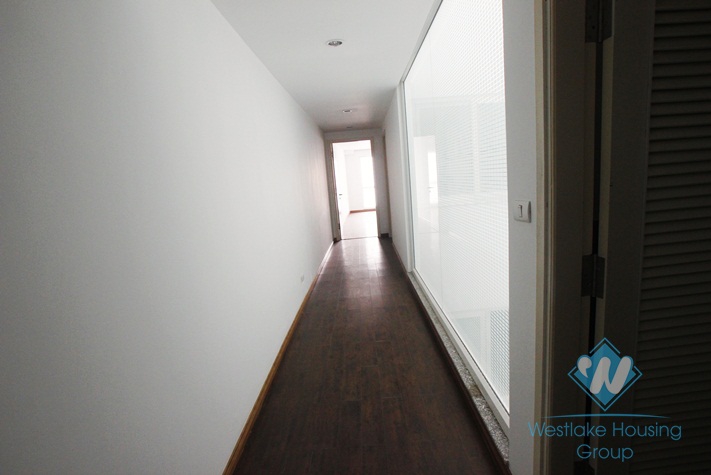 High floor office for lease in Ba Dinh District, Hanoi