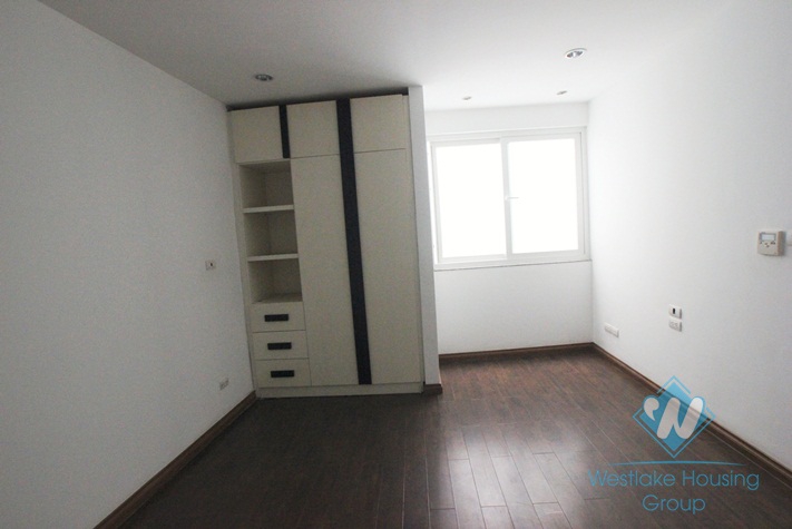 High floor office for lease in Ba Dinh District, Hanoi