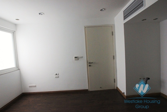 High floor office for lease in Ba Dinh District, Hanoi