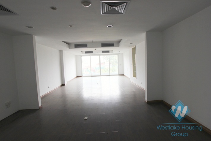 High floor office for lease in Ba Dinh District, Hanoi