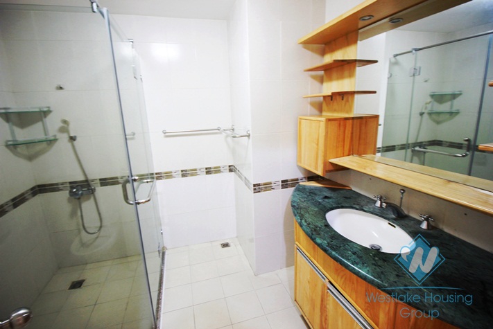 Bright and high quality apartment for rent in Kim Ma St, Ba Dinh, Hanoi.