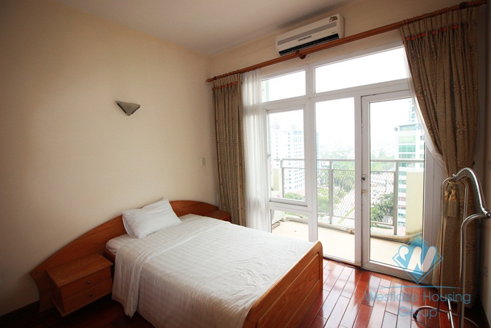 Bright and high quality apartment for rent in Kim Ma St, Ba Dinh, Hanoi.