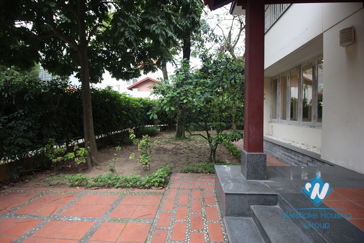 A charming Villa with 5 bedrooms for lease in Dang Thai Mai street, Westlake area