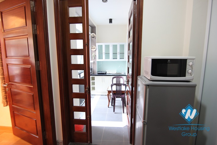 One bed apartment to rent in Tay Ho, very bright and airy