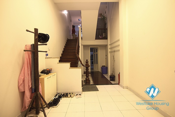 Nice and affordable house for rent in Nghi Tam village, Tay Ho, Hanoi 