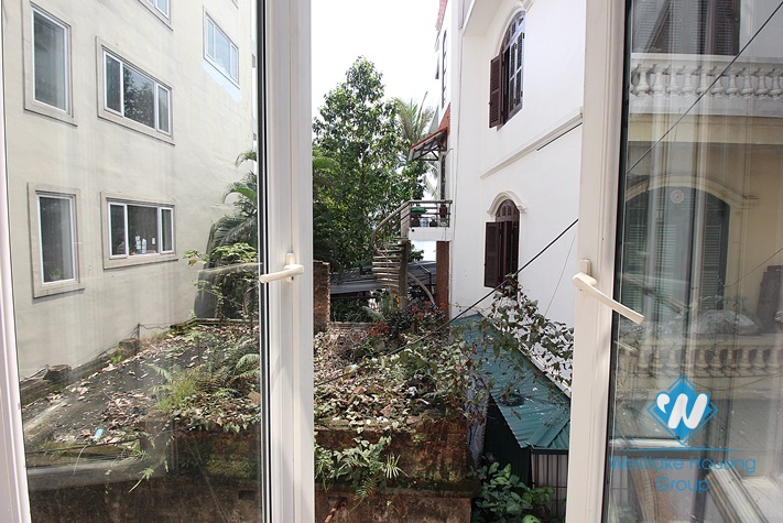 Lovely studio apartment for rent in an alley near Quang An, Xuan Dieu