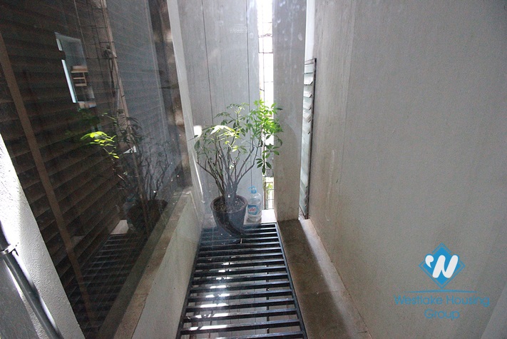Modern, lakeside apartment for rent in Quang Khanh, Tay Ho, Hanoi