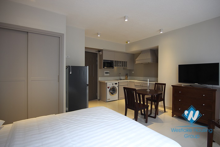 Brand new studio in center of Westlake 