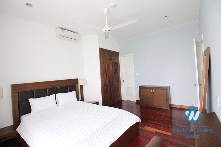Modern, lakeside apartment for rent in Quang Khanh, Tay Ho, Hanoi
