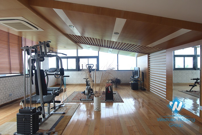 An exquisite villa for rent by Westlake Tay Ho with swimming pool splendid lake view