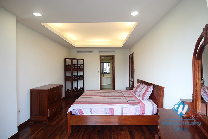 Large 02 bedrooms apartment for rent Xuan Dieu st, Tay Ho district.