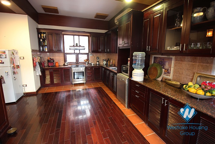 Charming house with swimming pool for rent in Westlake area