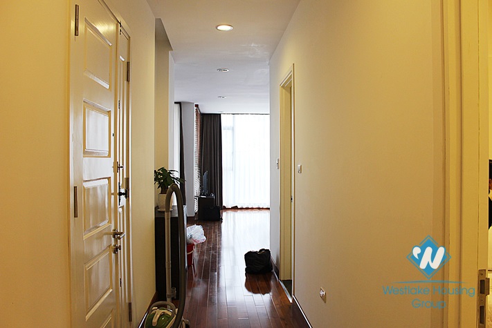 High quality apartment on lake side for lease in Tay Ho district, Hanoi