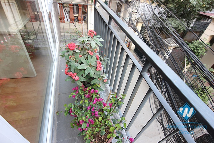 One bed apartment to rent in Tay Ho, very bright and airy