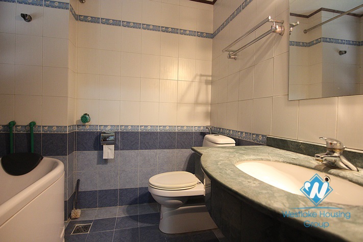 Nice 5 bedrooms house for rent in Tay Ho district