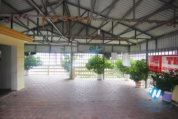 Four bedrooms house for rent in Dang Thai Mai street, Tay Ho district, Ha Noi