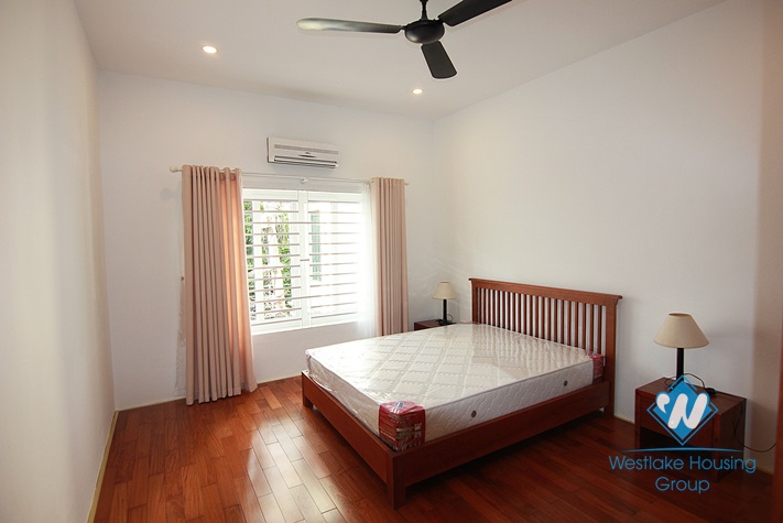 White house with 3 floor for rent in Tay Ho area 