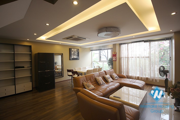 Nice two bedrooms apartment for rent in Truc Bach area, Ba Dinh District.