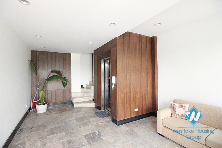 Modern, lakeside apartment for rent in Quang Khanh, Tay Ho, Hanoi