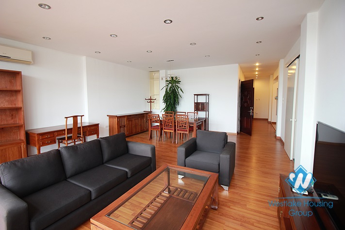 Morden and beautiful serviced apartment for rent in Truc Bach area, Ba Dinh, Ha Noi