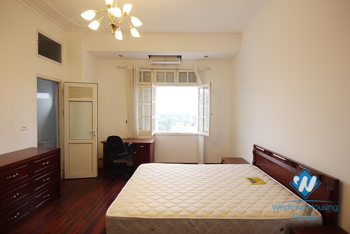 High floor, 02 bedrooms apartment for rent in Dang Thai Mai Tay Ho, Ha Noi