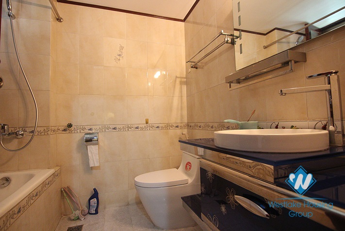 Nice 5 bedrooms house for rent in Tay Ho district