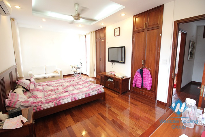 6 bedroom house for rent in Tay Ho, Ha Noi