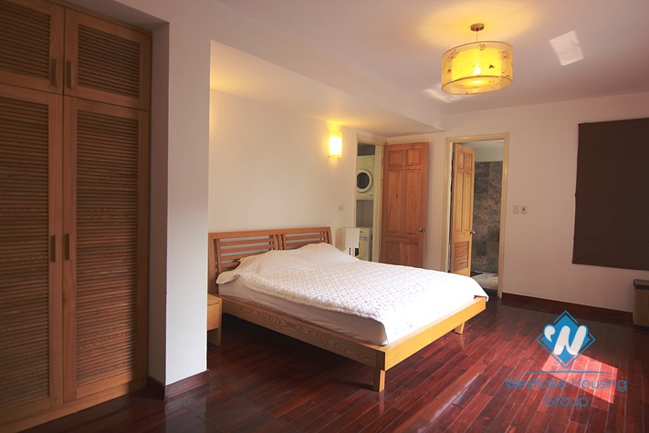 Modern lake view apartment for rent on Quang Khanh, Tay Ho, Hanoi