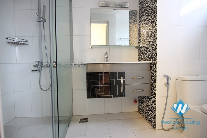 High floor, 02 bedrooms apartment for rent in Dang Thai Mai Tay Ho, Ha Noi