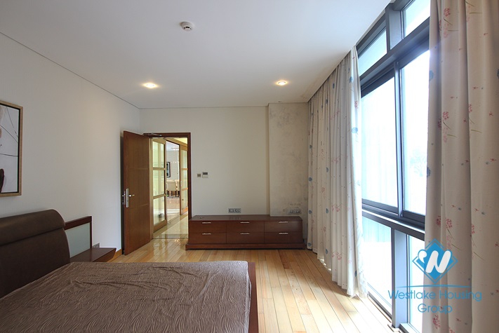 An exquisite villa for rent by Westlake Tay Ho with swimming pool splendid lake view