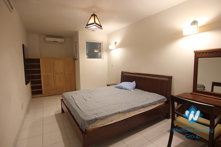 Nice and affordable house for rent in Nghi Tam village, Tay Ho, Hanoi 