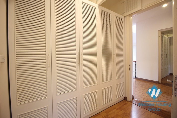 A charming Villa with 5 bedrooms for lease in Dang Thai Mai street, Westlake area