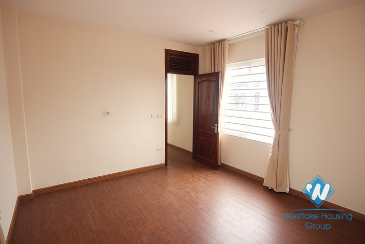 Brand new house with 5 bedrooms for rent in Tay Ho district 