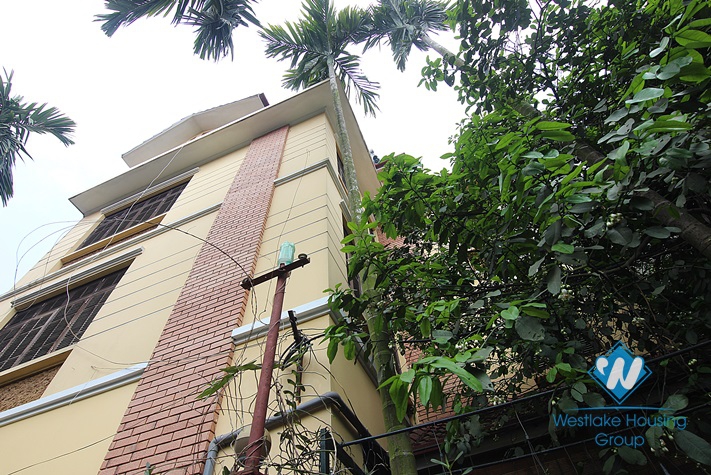 Nice 5 bedrooms house for rent in Tay Ho district
