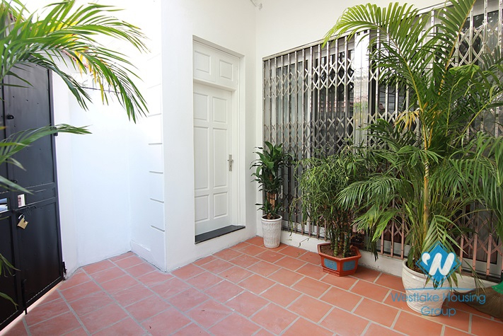 White house with 3 floor for rent in Tay Ho area 