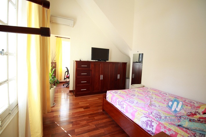 Good priced one bedroom apartment rental with great natural light