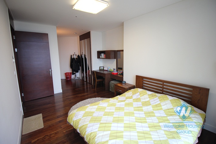 A modern and elegant 3 bedroom apartment for rent in Keangnam Hanoi Landmark Tower