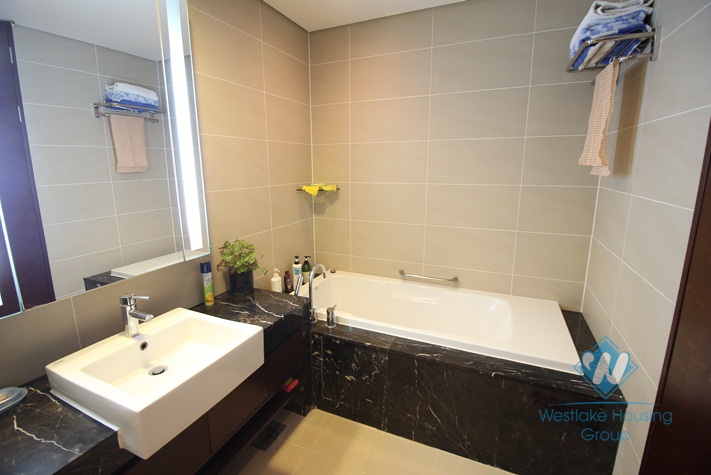 A modern and elegant 3 bedroom apartment for rent in Keangnam Hanoi Landmark Tower
