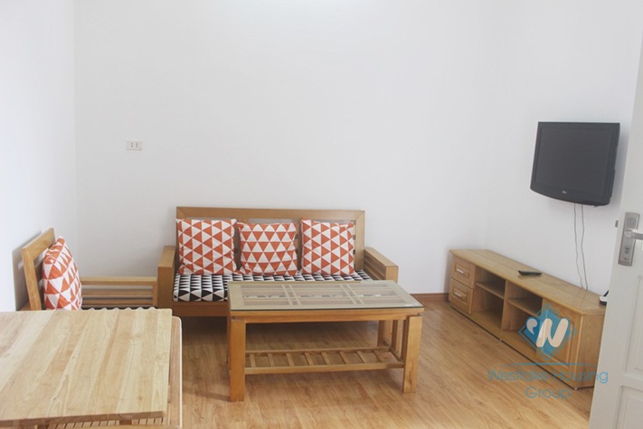One bedroom apartment in Hoang Hoa Tham street, Ba Dinh district, Hanoi