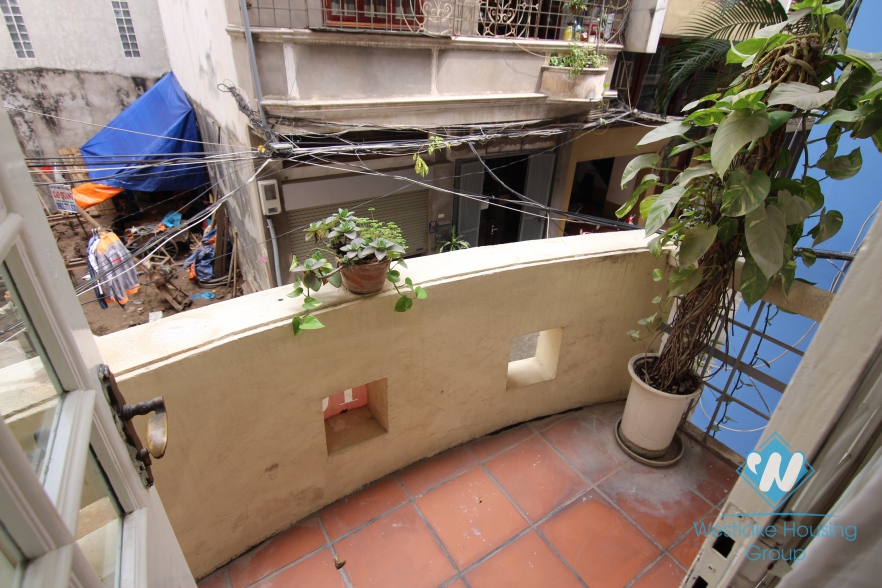 Cheap and good quality apartment for rent in Ba Dinh area, near Lotte building 
