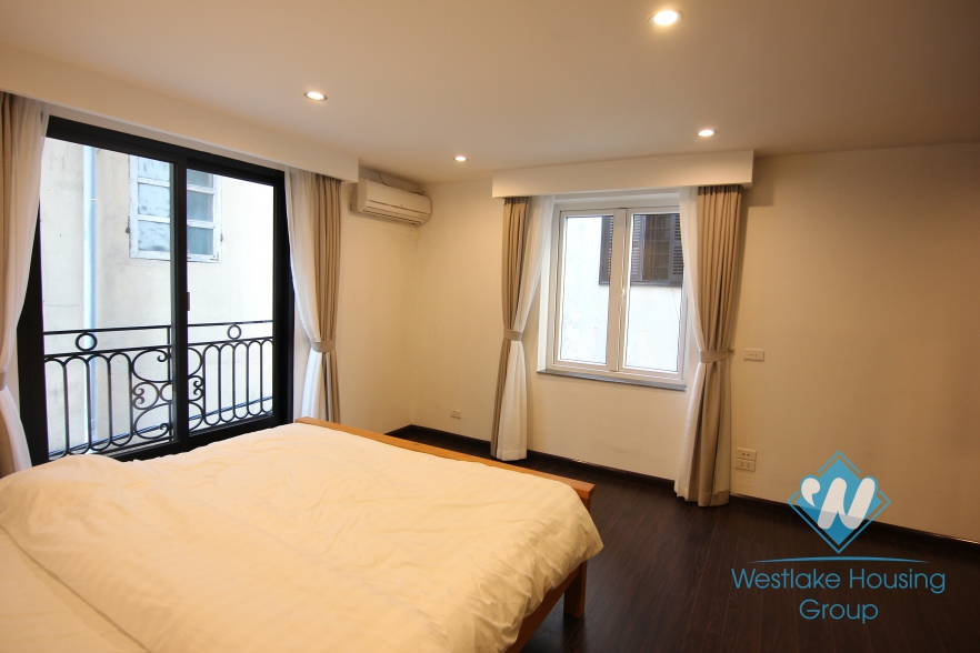 02 bedrooms apartment for rent in Xuan Dieu Street, Tay Ho, Hanoi.